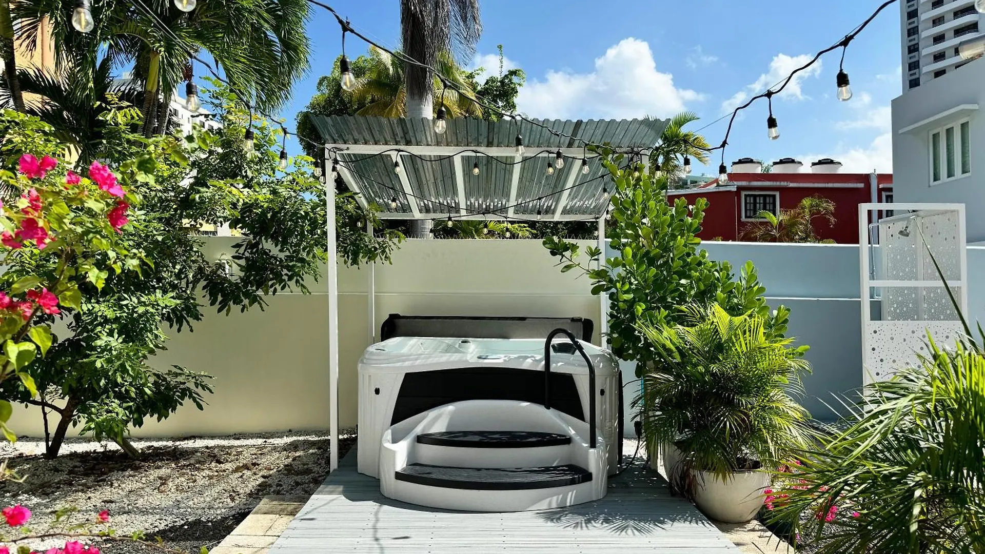 Condado Laguna Villa I 6 Bed 3 Bath Jacuzzi San Juan