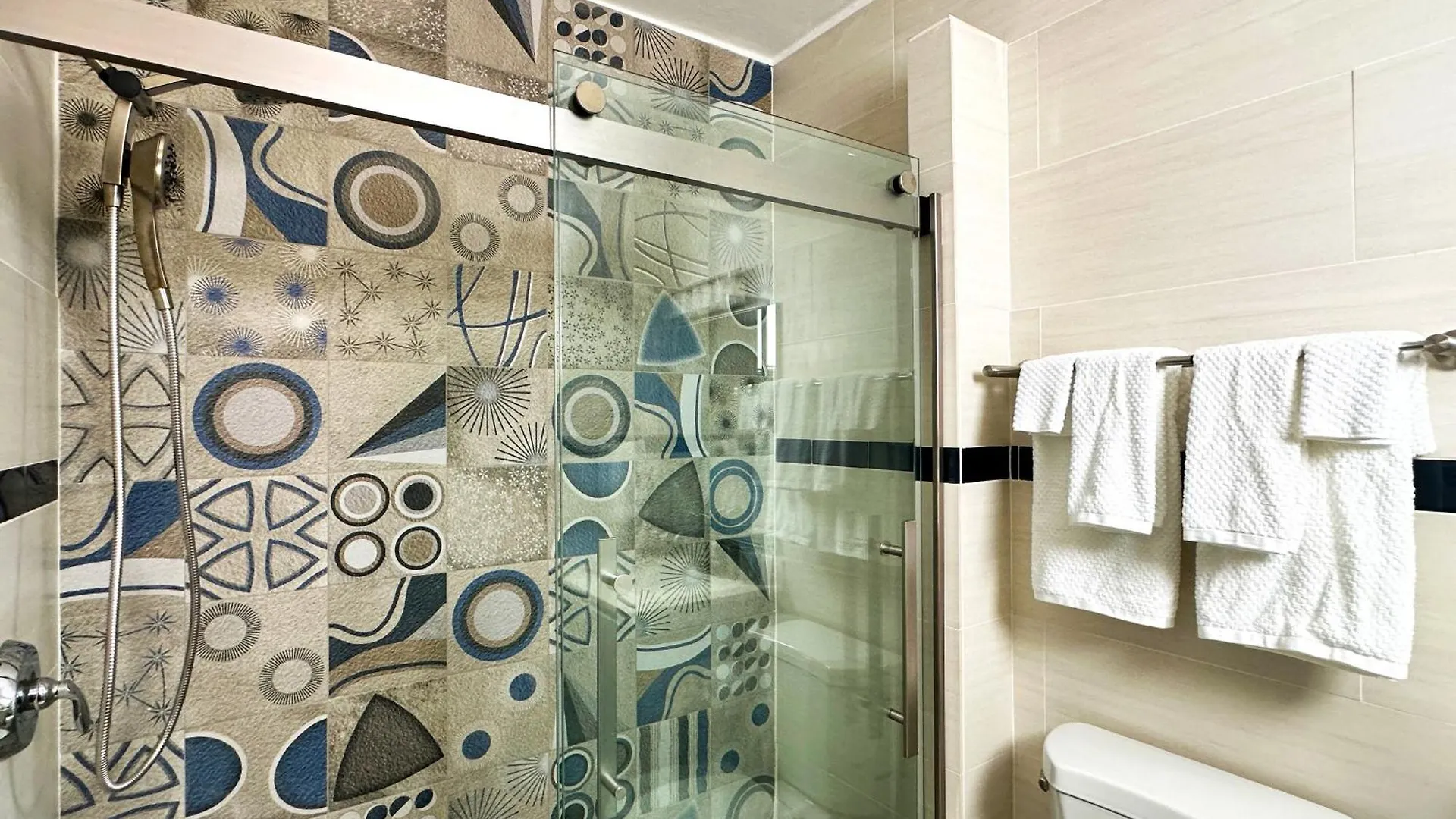 Condado Laguna Villa I 6 Bed 3 Bath Jacuzzi San Juan